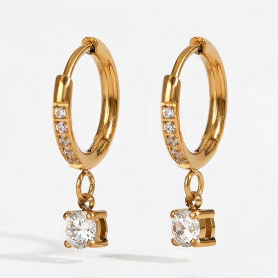 Daria – Crystal Drop Huggie Ohrringe