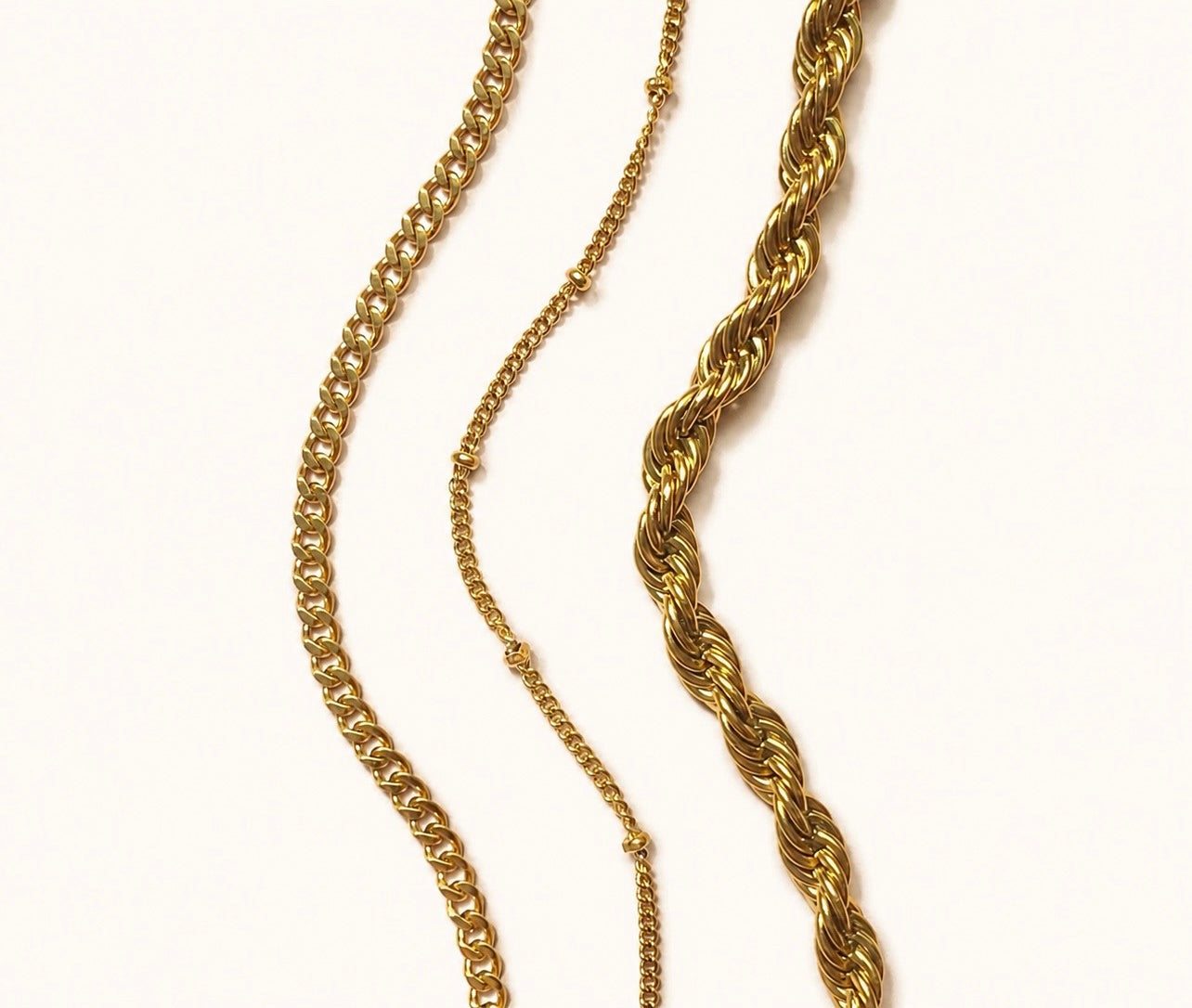 The Minimal Gold Stack – 3 Bracelets