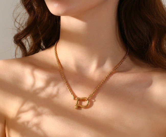 Capri – Shackle Chain Necklace